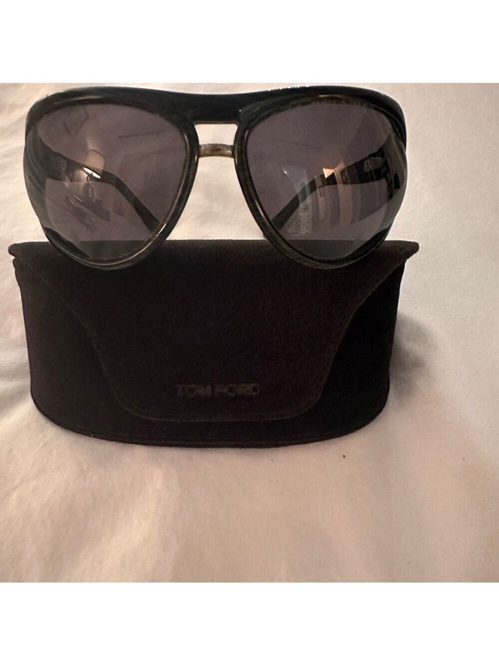 T O M F O R D Black Sunglasses with Case - Picture 2 of 5